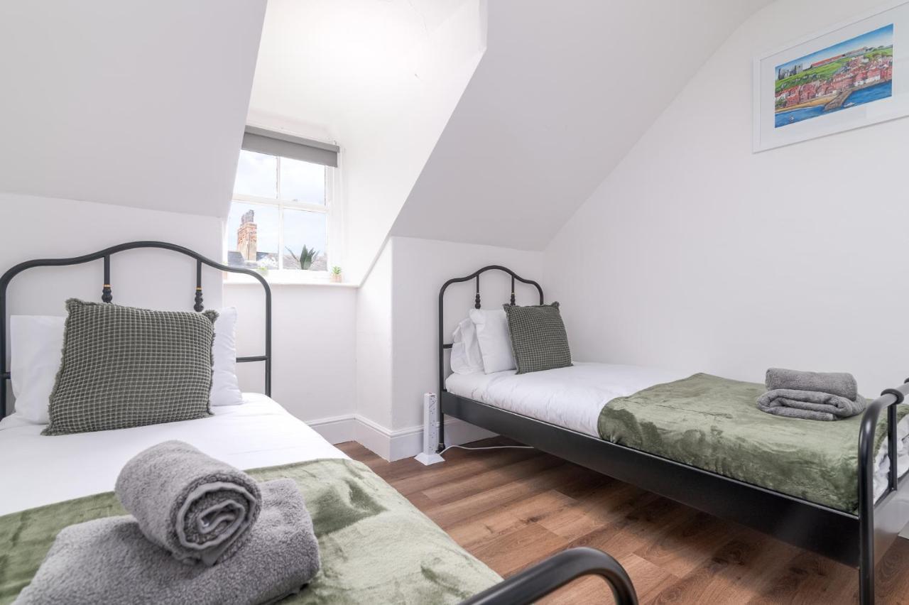 Appartamento Whitby Heights Esterno foto